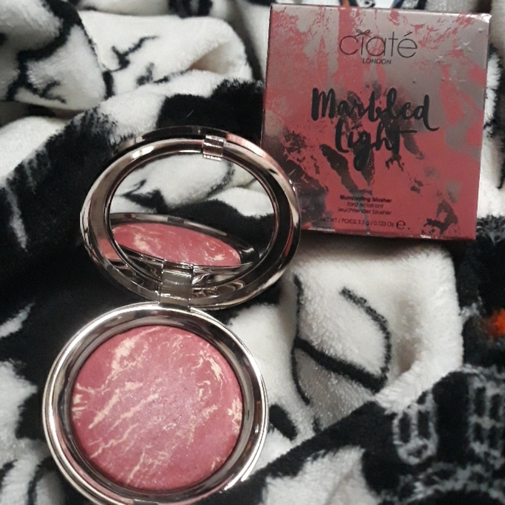 Marbled Light Illuminating Blush shade Burnt